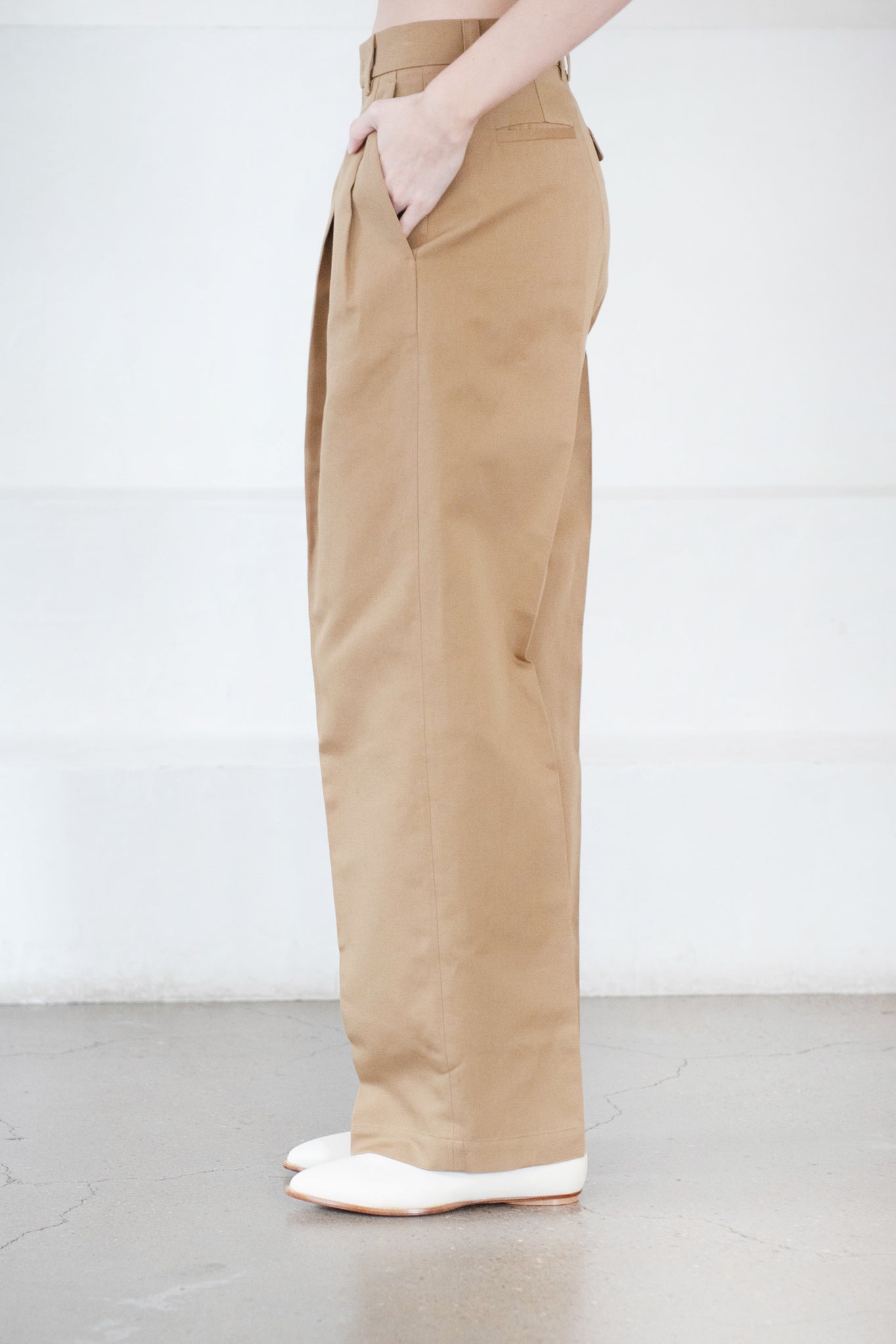WJ MARTIN - Sarah Pleated Trouser, Khaki